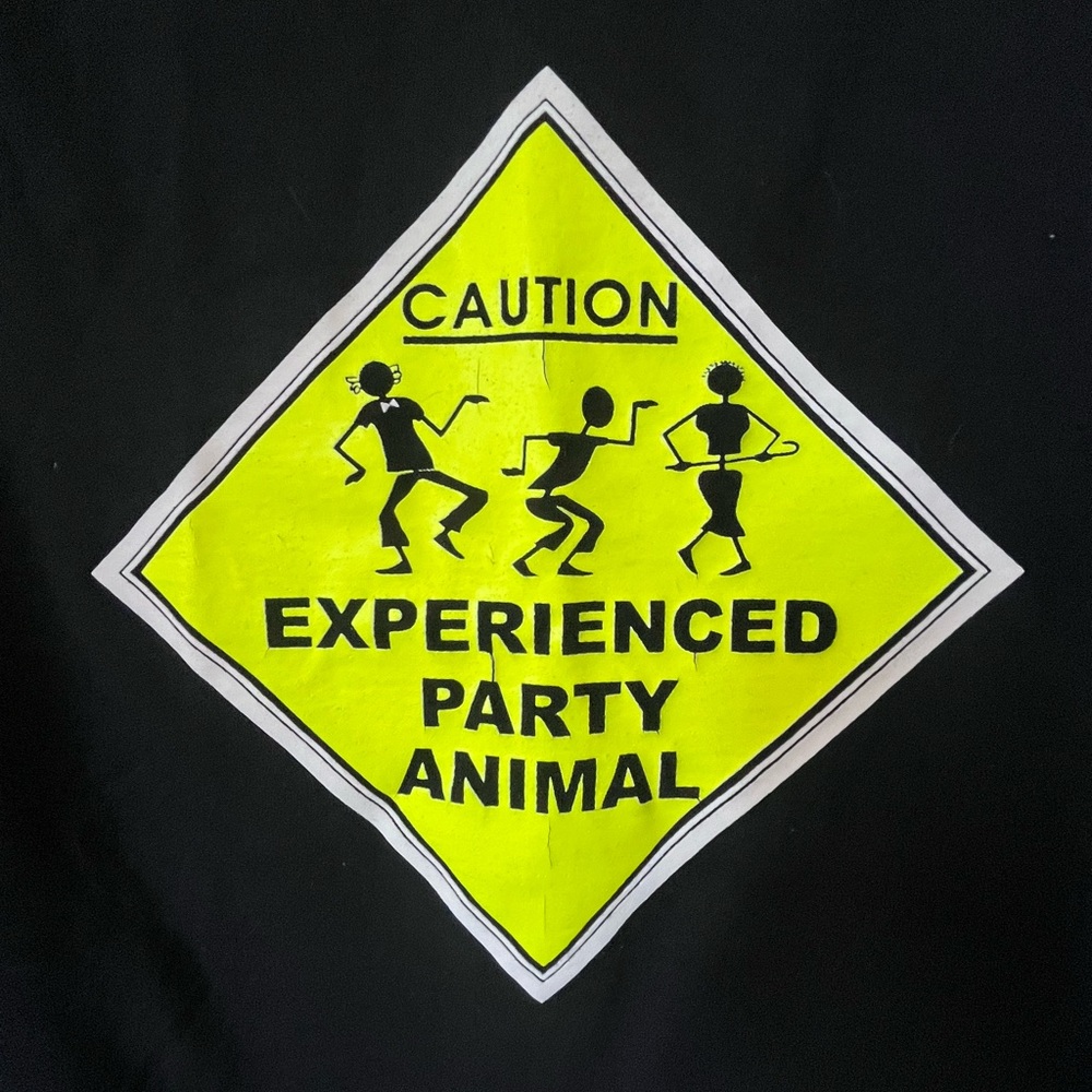 Gildan Caution Party animal - Black and Yellow T-shirt